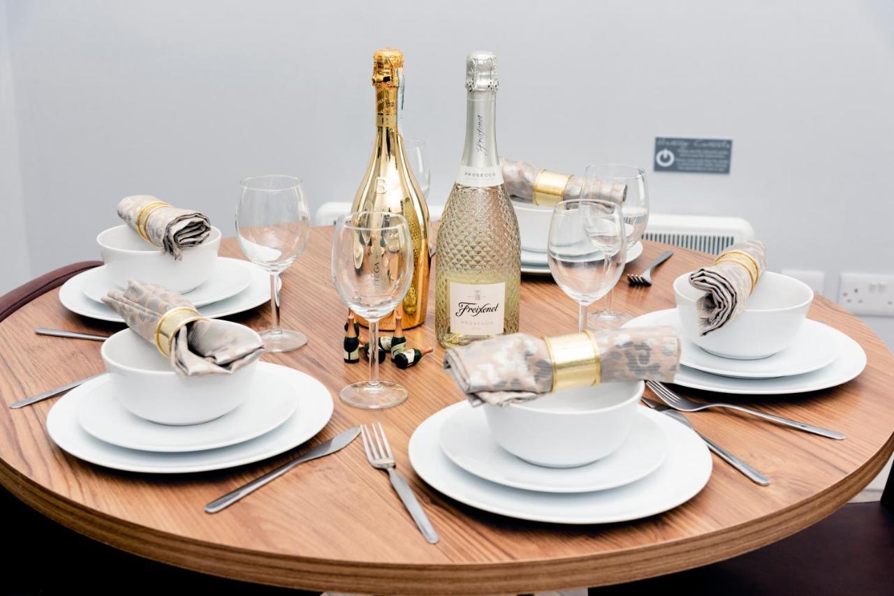 Wrexham Central Stay - Apartment Six 외부 사진