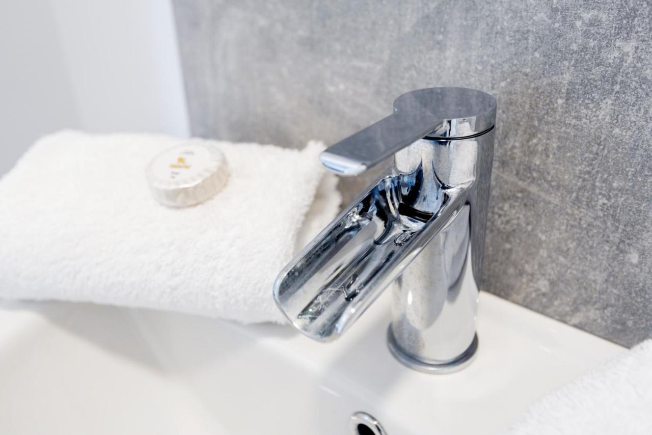 Wrexham Central Stay - Apartment Six 외부 사진