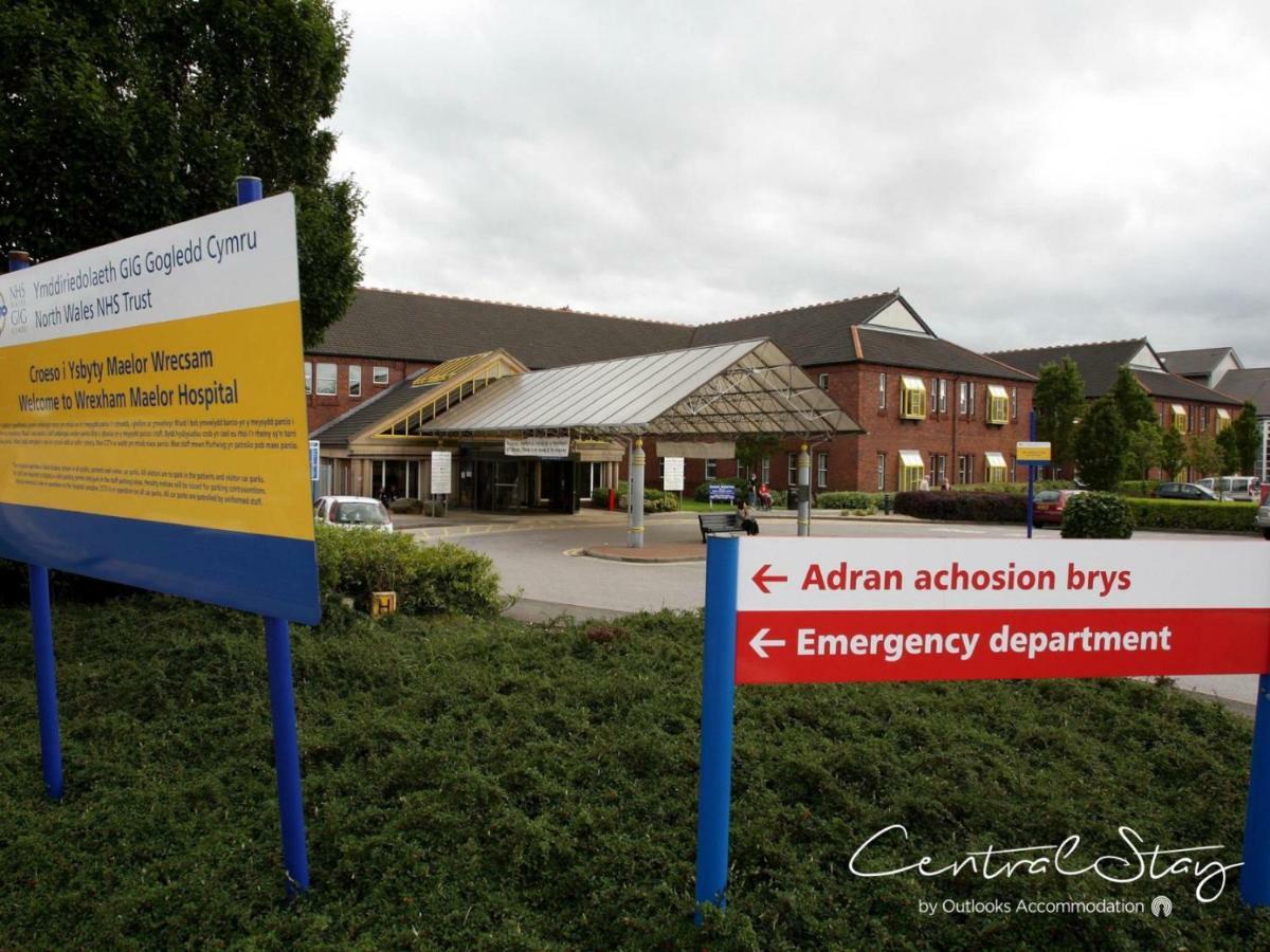 Wrexham Central Stay - Apartment Six 외부 사진